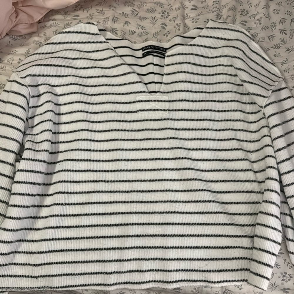 Urban Outfitters Women’s sweater